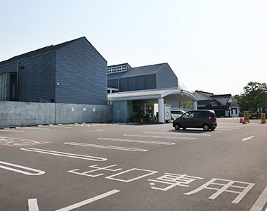 写真:お客様駐車場1