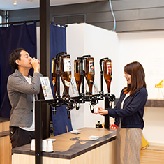 写真:ショップで試飲 & お買い物(20分)