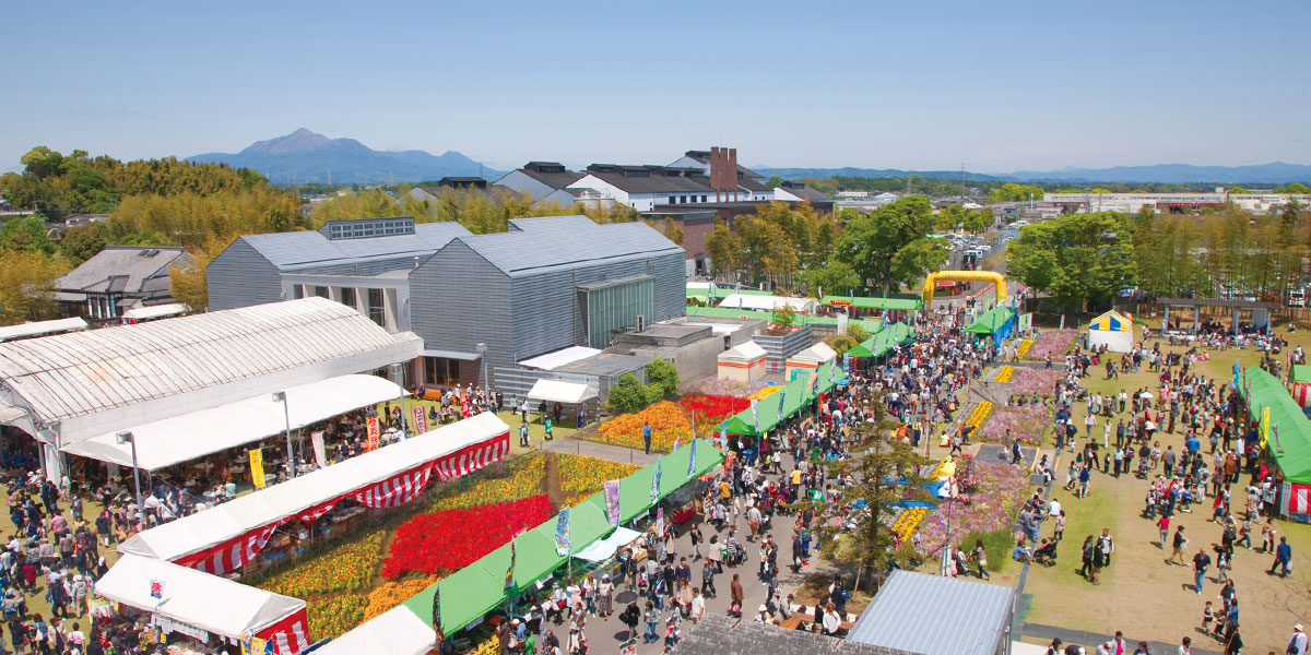 写真：「霧島春祭り」「霧島秋祭り」