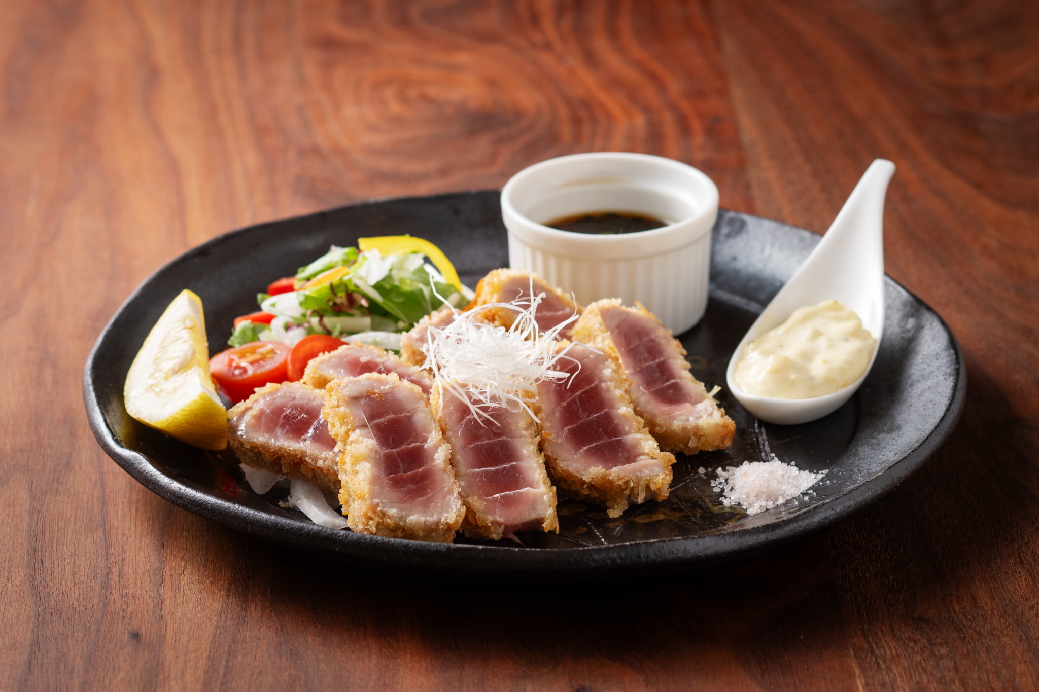 【マグロのカツレツ】~自家製黒麹ソースを添えて~