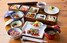 写真:霧島うまいもの膳 ¥3,240