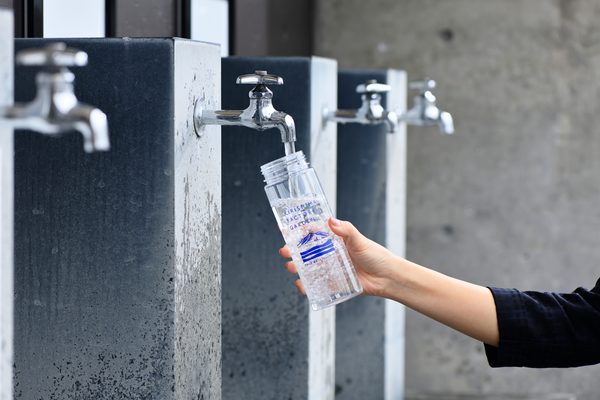 写真：霧島裂罅水の泉