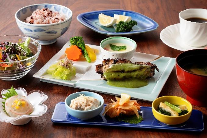 口福四季彩膳【黒麹鶏の都城茶葉焼き】