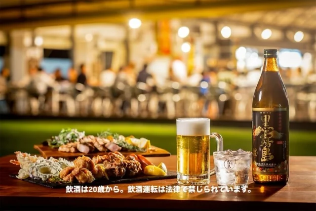 【 #霧の蔵ビアガーデン2026 開催まで、あと1週間！】

毎年恒例の霧の蔵ビアガーデン開催まで、あと1週間となりました♬
友達やご家族と一緒に霧の蔵ビアガーデンで、おいしい料理や KIRISHIMA BEERを楽しみませんか？

今年も当店自慢の料理や、当施設で醸造している KIRISHIMA BEER をたくさんご用意しています🍖🍺

お席に限りがございますので、お早めにご予約ください！
ご予約は、「焼酎の里 霧島ファクトリーガーデン」@kirishima_factorygardenプロフィールのURLをクリック、もしくは「 #霧の蔵ビアガーデン2026 」で検索！

料理やビールの最新情報を今後も発信していきますので、ぜひフォローしてくださいね！

■開催日時
[期間]5月23日(土)～9月23日(水・祝)
[営業時間] 17:30～21:00※L.O.20:45(料理・ドリンク提供終了時間)
[定休日]不定休(※詳細はHPをご覧ください)

■料金(税込)
2時間飲み放題・食べ放題¥4,800
2時間ソフトドリンク飲み放題・食べ放題¥4,300
中高生¥2,700 
小学生¥1,500 
未就学児¥1,000 
3歳以下無料

#焼酎の里 
#霧島ファクトリーガーデン 
#黒霧島